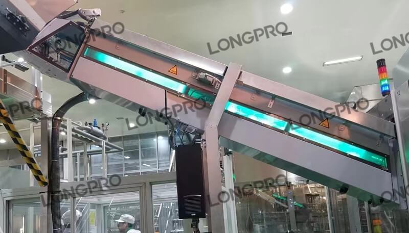 灌裝機(jī)瓶蓋消毒.jpg 灌裝機(jī)瓶蓋消毒.jpg